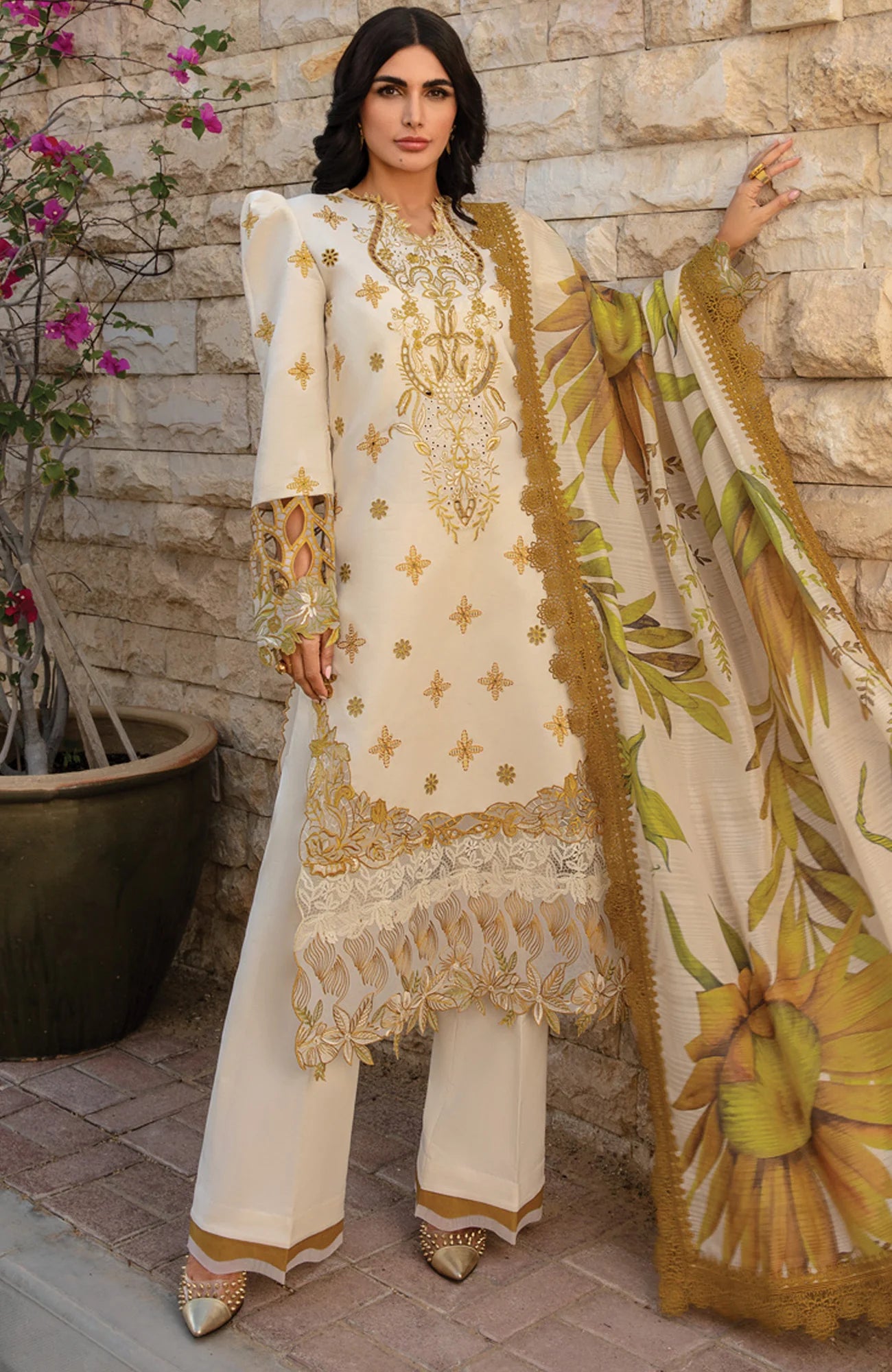 CARNATION BY RANGRASIYA LAWN COLLECTION'24 3 PIECE UNSTITCHED RRCRN24L D2-SUMMER COLLECTION
